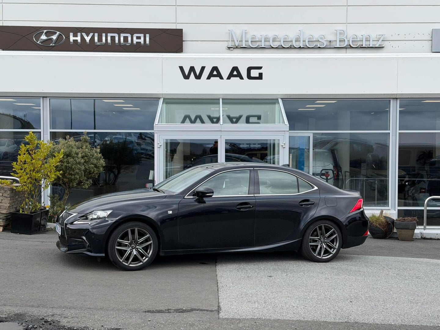 Lexus is250